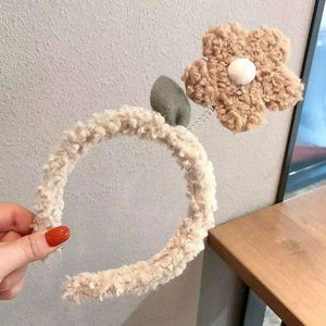 Cute three-dimensional flower headband